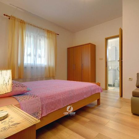 Apartment Mladenka Пула Екстериор снимка