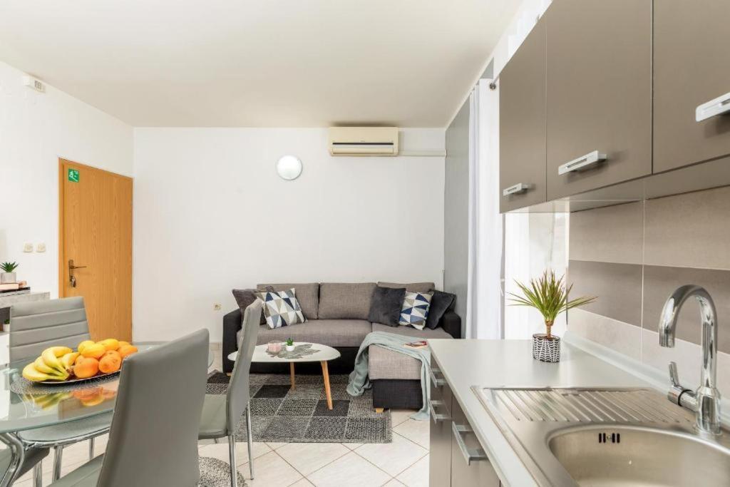 Apartment Mladenka Пула Екстериор снимка