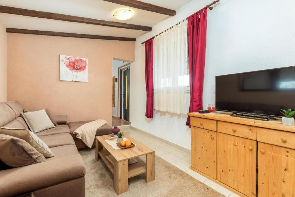 Apartment Mladenka Пула Екстериор снимка
