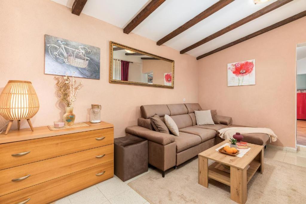 Apartment Mladenka Пула Екстериор снимка