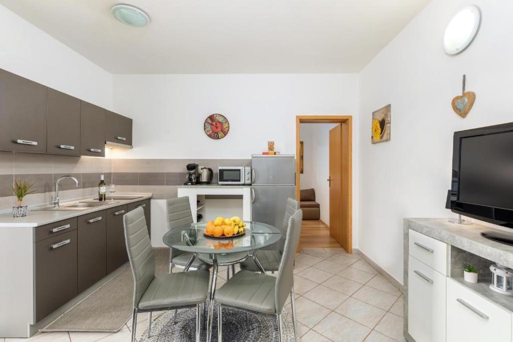 Apartment Mladenka Пула Екстериор снимка