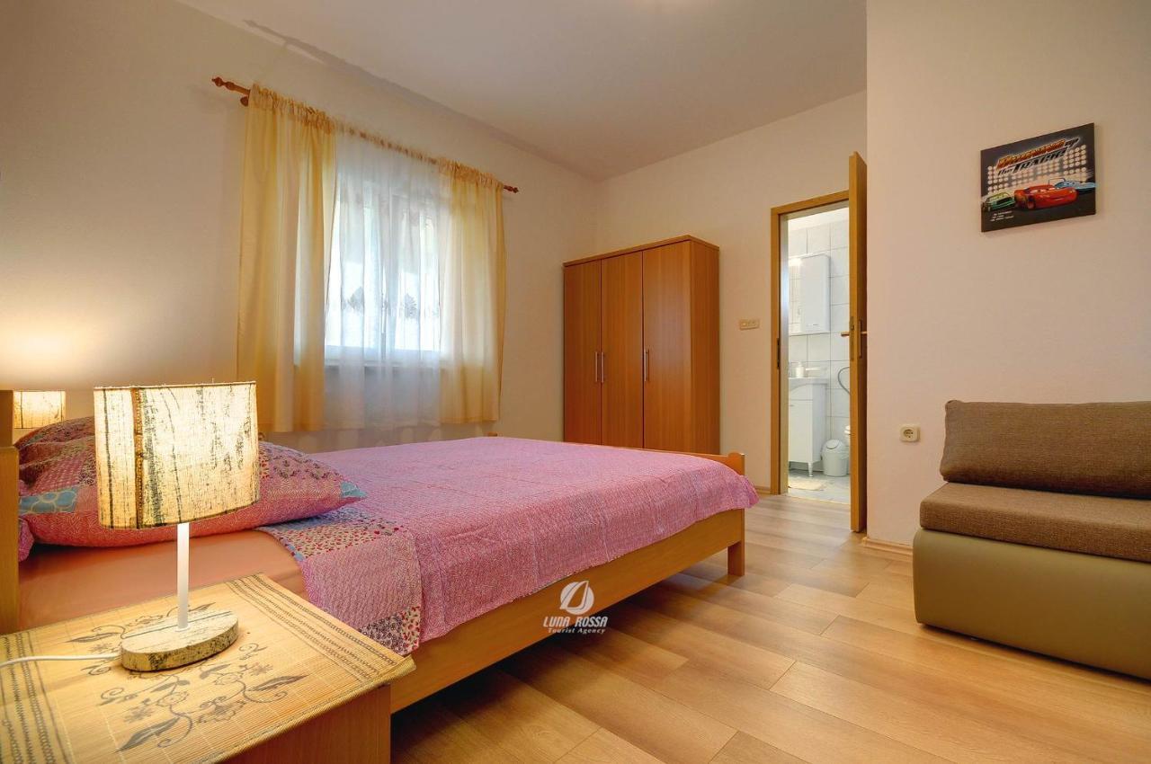 Apartment Mladenka Пула Екстериор снимка