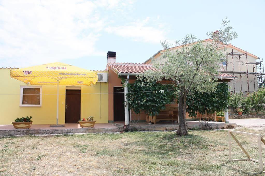 Apartment Mladenka Пула Екстериор снимка