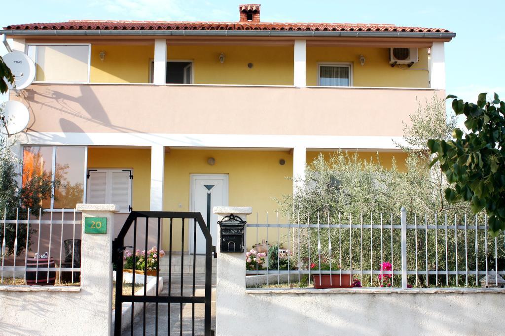 Apartment Mladenka Пула Стая снимка