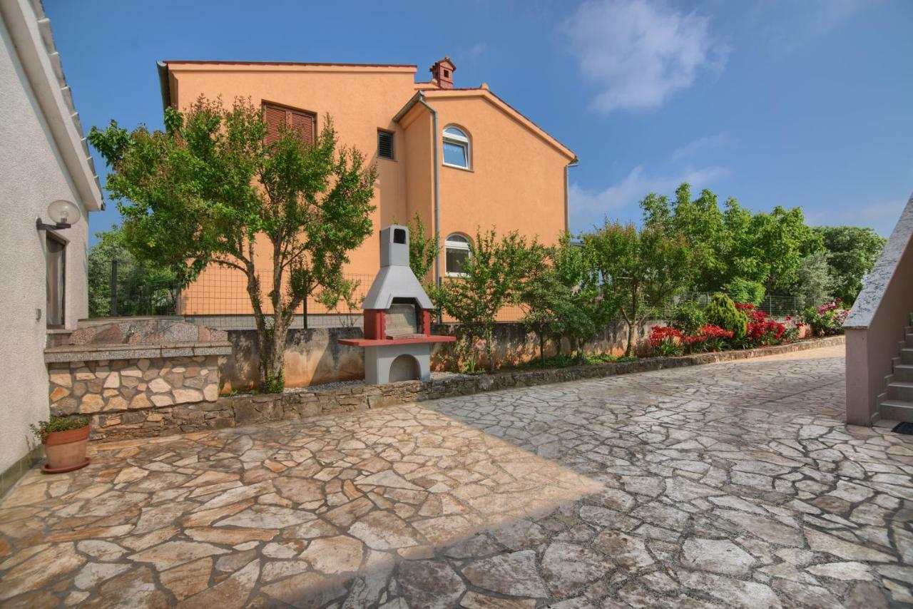 Apartment Mladenka Пула Екстериор снимка