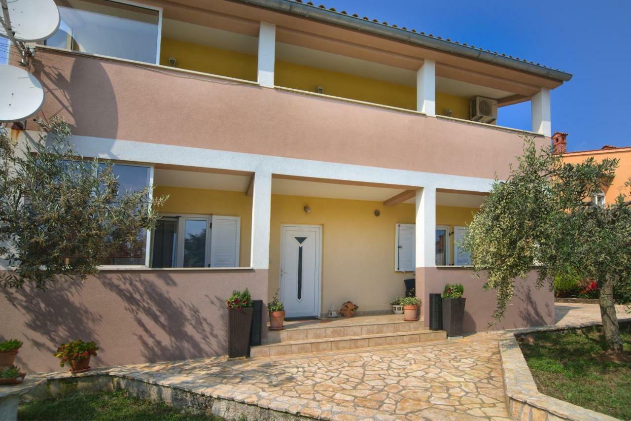 Apartment Mladenka Пула Екстериор снимка