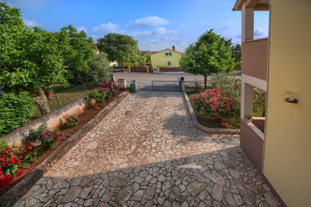 Apartment Mladenka Пула Екстериор снимка