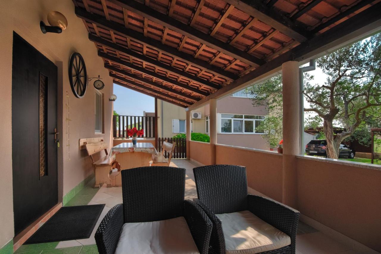 Apartment Mladenka Пула Екстериор снимка