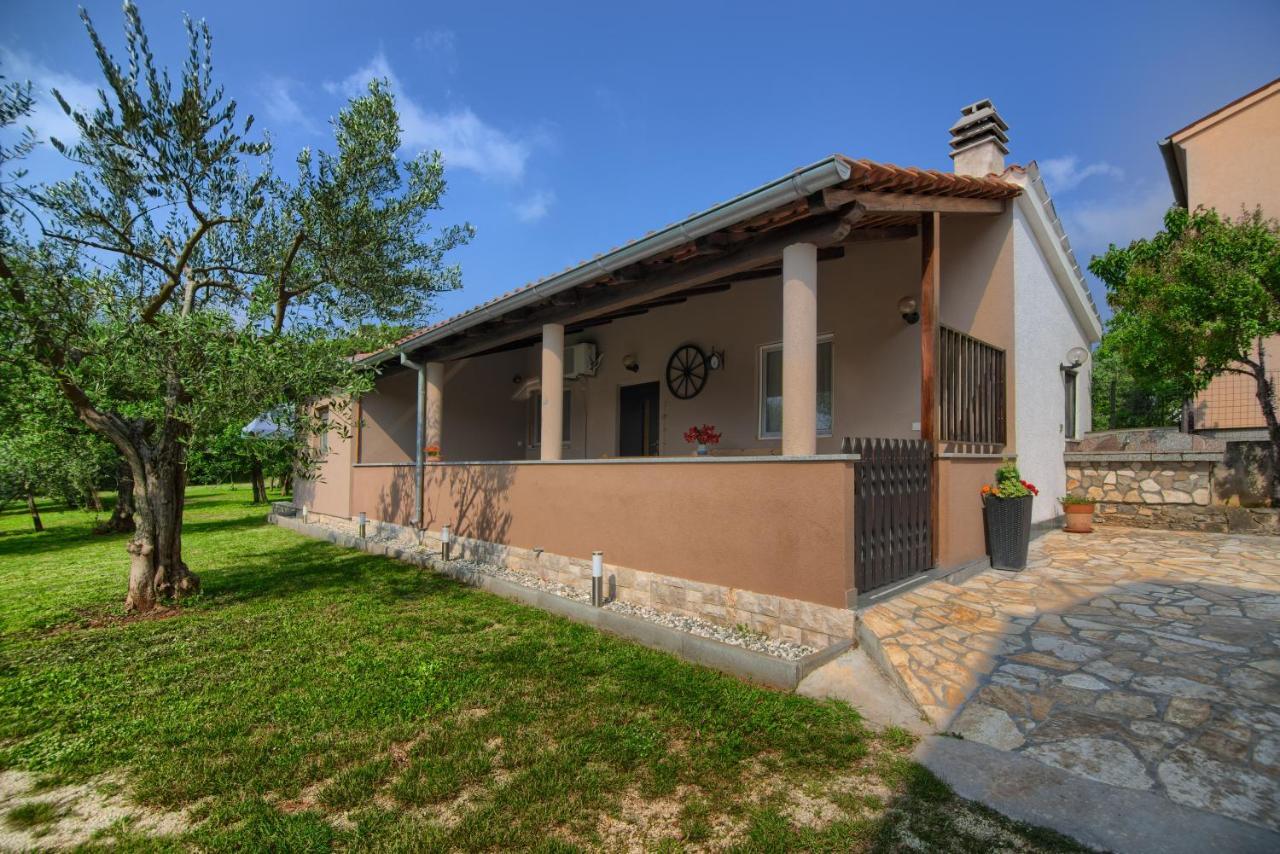 Apartment Mladenka Пула Екстериор снимка