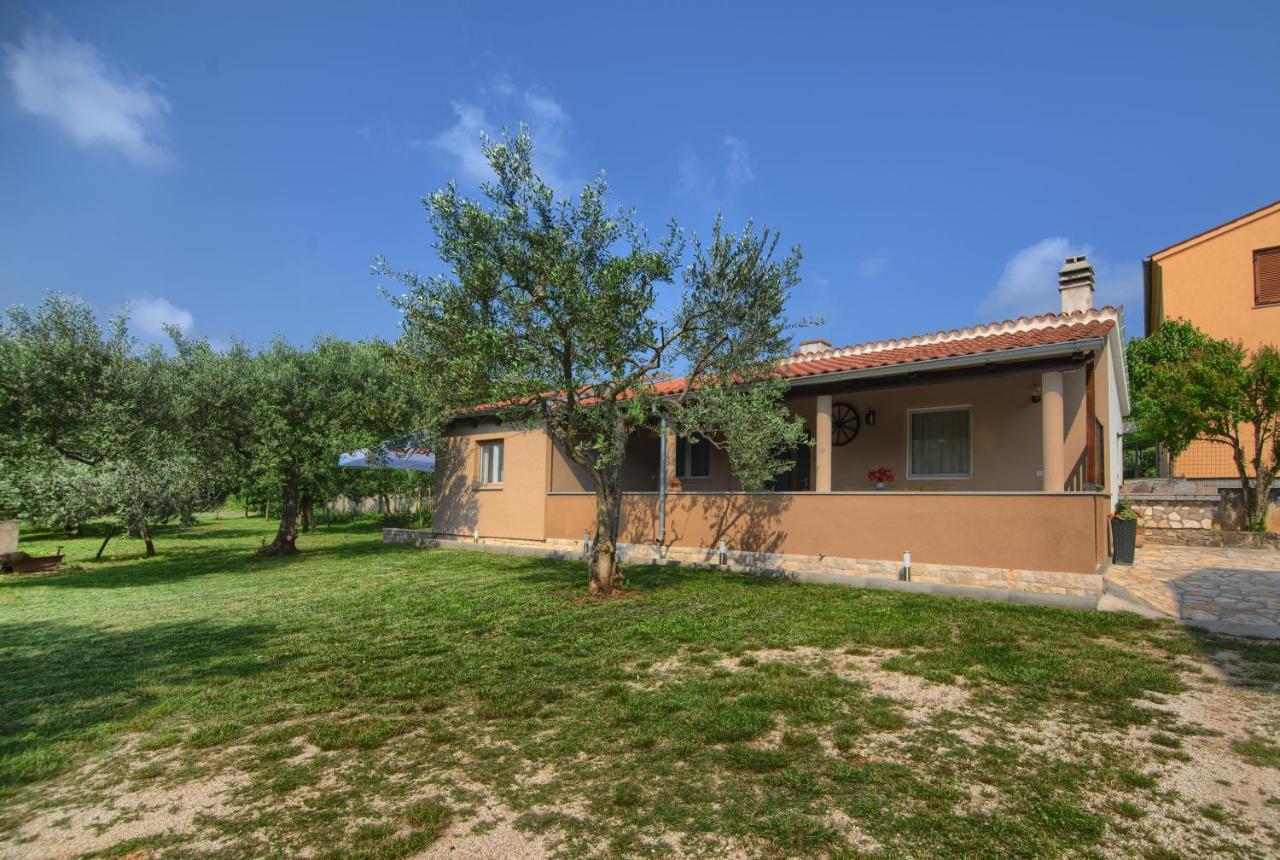 Apartment Mladenka Пула Екстериор снимка